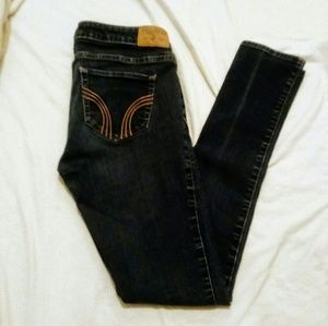 Hollister dark wash skinny jeans 7R!